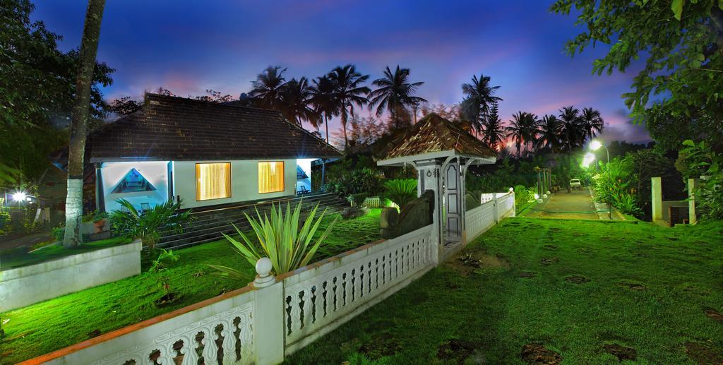 The River Retreat Heritage Ayurvedic Resort Shoranur Exterior foto