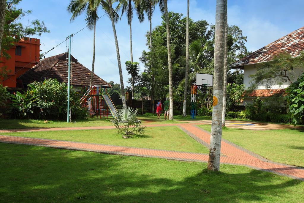 The River Retreat Heritage Ayurvedic Resort Shoranur Exterior foto