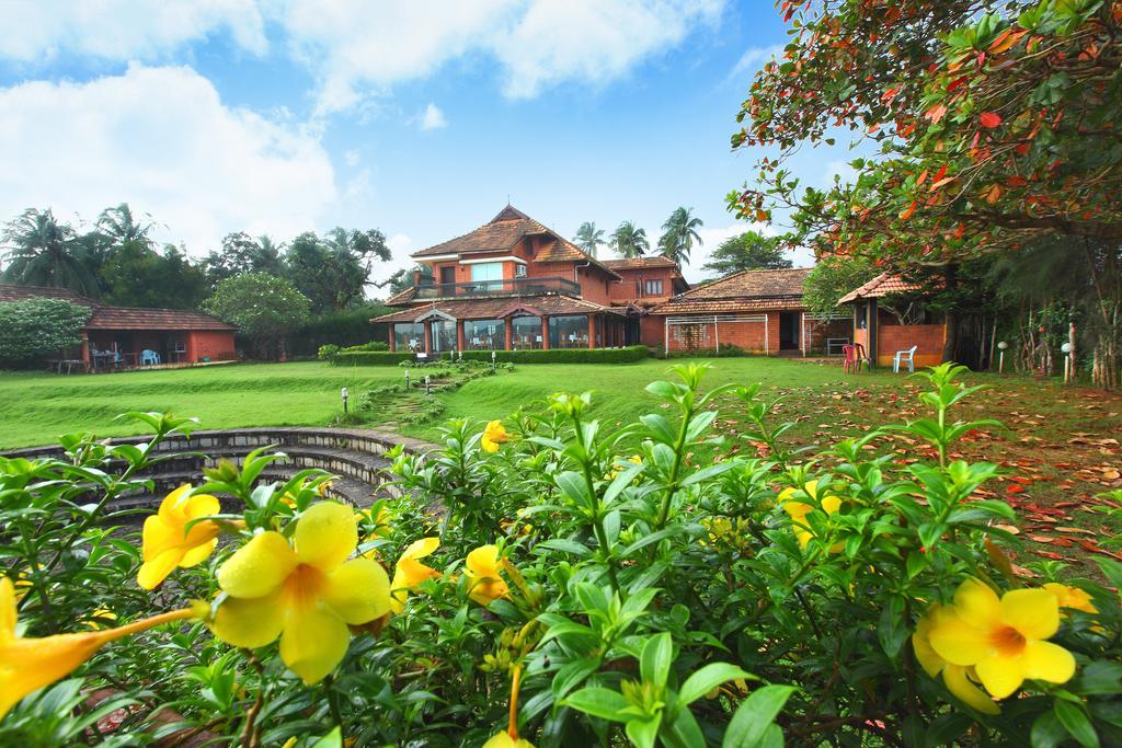 The River Retreat Heritage Ayurvedic Resort Shoranur Exterior foto
